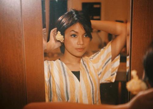 Konsep Retro, Vintage, dan Pesona Prancis di Setiap Melodi Vira Talisa